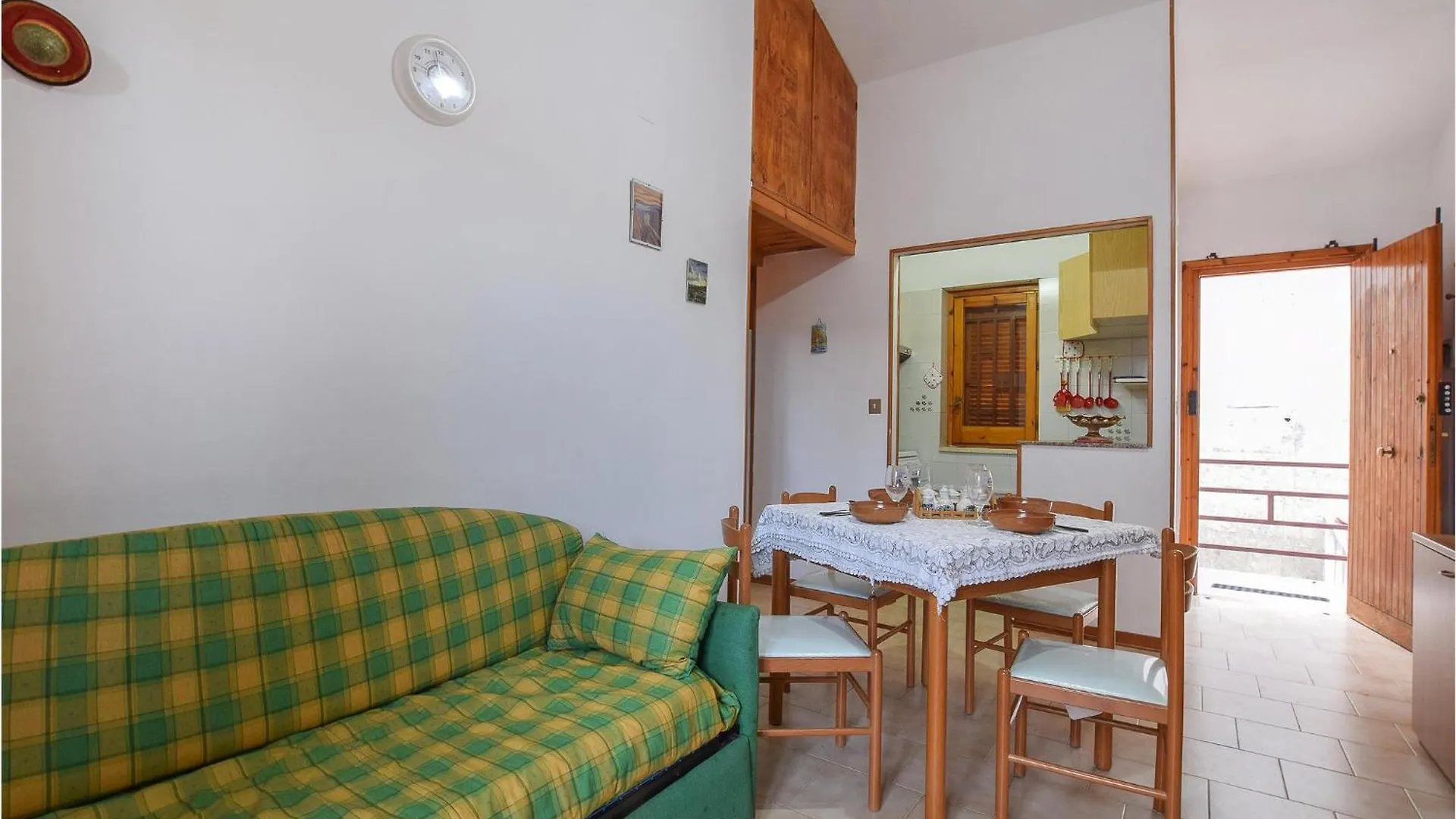 1 Bedroom Nice Apartment In Acqualadrone Sparta