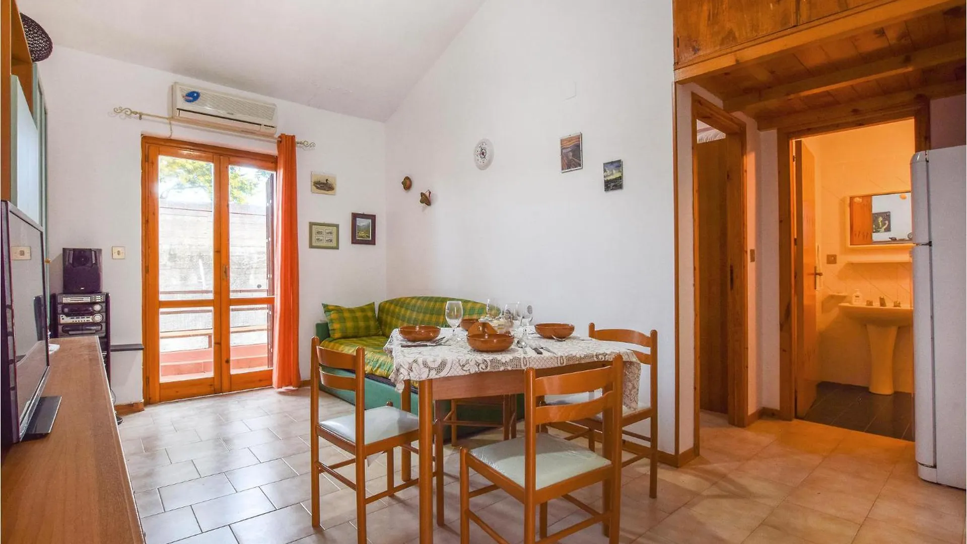 1 Bedroom Nice Apartment In Acqualadrone Sparta